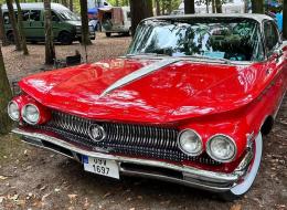 Buick Electra V8 sedan