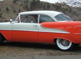 Oldsmobile 88 Holiday coupé de 1955