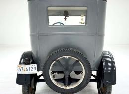 Ford T Tudor Sedan