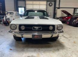 Ford Mustang Coupé V8 302 ci