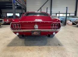 Ford Mustang V8 Fastback