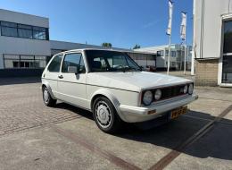 Volkswagen Golf GTI Pirelli 