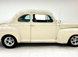 Ford Deluxe Super Coupe