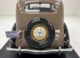 Chevrolet Master Deluxe 2 Door Town Sedan