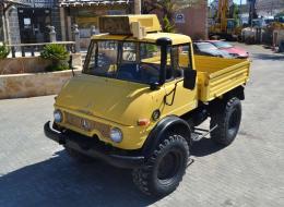 Mercedes-Benz Unimog 406 U900