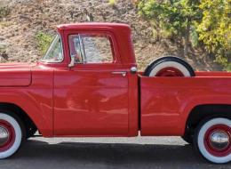 Ford Pick-up F100 SHORTBED V8