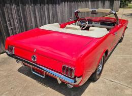 Ford Mustang CABRIOLET V8 