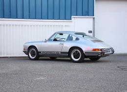 Porsche 911 2.2L E Coupe