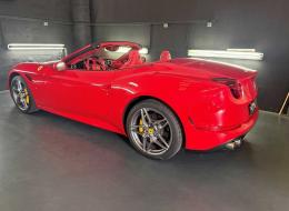 Ferrari California T 3.9 V8 560