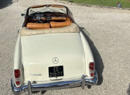 Mercedes-Benz Ponton 220 SE Cabriolet