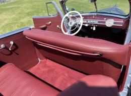 Packard 120 Cabriolet Sedan