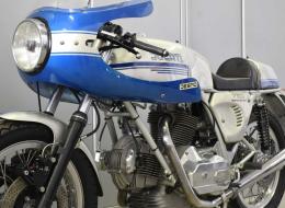 Moto Ducati 750 SS 