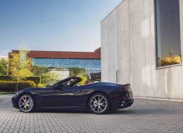 Ferrari California | Blu Pozzi | Dealer Maintained