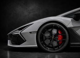 Lamborghini Revuelto V12