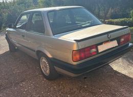 BMW Série 3 E30 320i