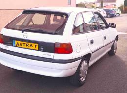 Opel Astra F mod&egrave;le 1997 