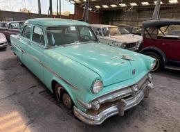 Ford Custom Line Sedan