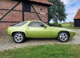 Porsche 928