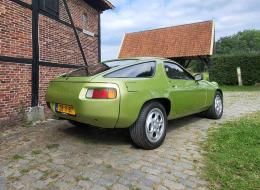 Porsche 928