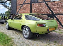 Porsche 928
