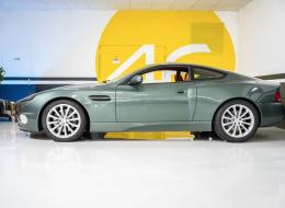 Aston Martin Vanquish V12