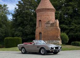 Aston Martin V8 Volante