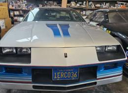 Chevrolet Camaro Z28 5.0L V8 Indianapolis Pace Car