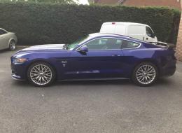 Ford Mustang Gros 5 litres v8