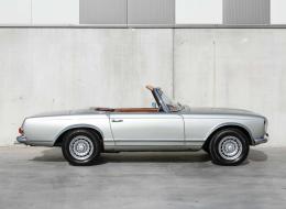 Mercedes-Benz SL 280 Pagode