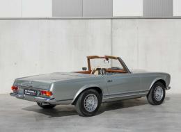 Mercedes-Benz SL 280 Pagode