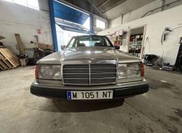 Mercedes-Benz 300 E-24