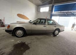 Mercedes-Benz 300 E-24