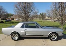 Ford Mustang V8 SPORT