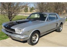 Ford Mustang V8 SPORT