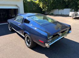 Ford Mustang V8 fastback