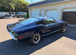 Ford Mustang V8 fastback
