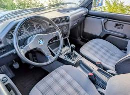 BMW Série 3 318 is