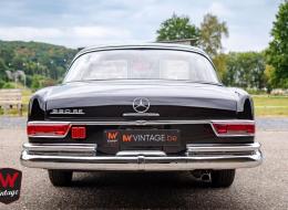 Mercedes-Benz SE 220 Coupé (W111)
