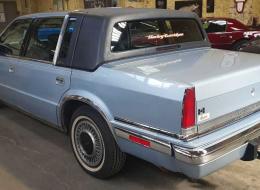 Chrysler New Yorker Cinqui&egrave;me Avenue