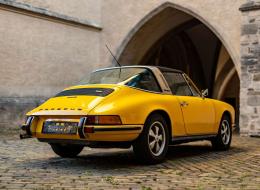 Porsche 911 2.4 E Targa