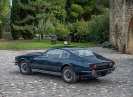 Aston Martin V8