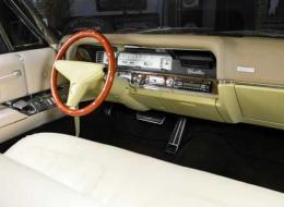 Cadillac De Ville