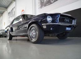 Ford Mustang V8 Coupe Manual R code