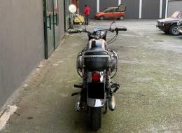 Moto Guzzi V7 700