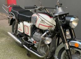 Moto Guzzi V7 700