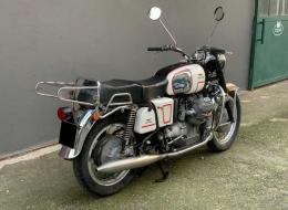 Moto Guzzi V7 700