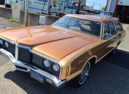 Ford LTD Country Squire 400