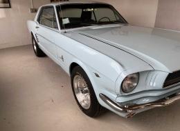 Ford Mustang 4.7L V8 270ch