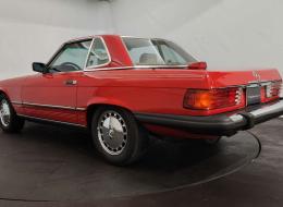 Mercedes-Benz SL 560